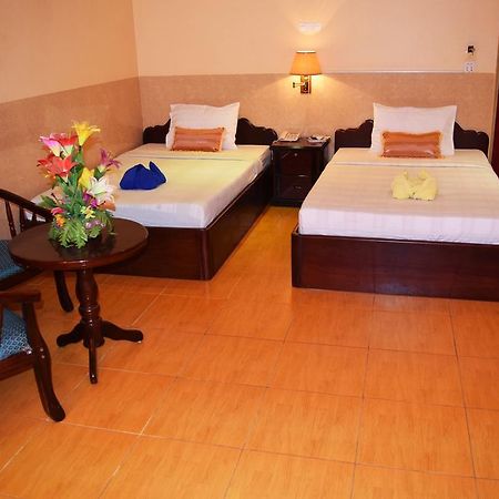 Reaksmey Battambang Hotel Esterno foto