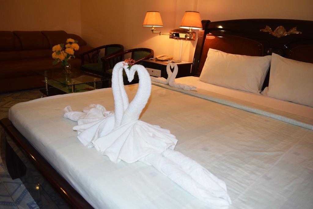 Reaksmey Battambang Hotel Esterno foto